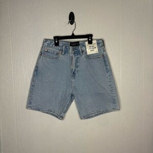 NWT Abercrombie & Fitch authentic rigid denim loose short size 31
